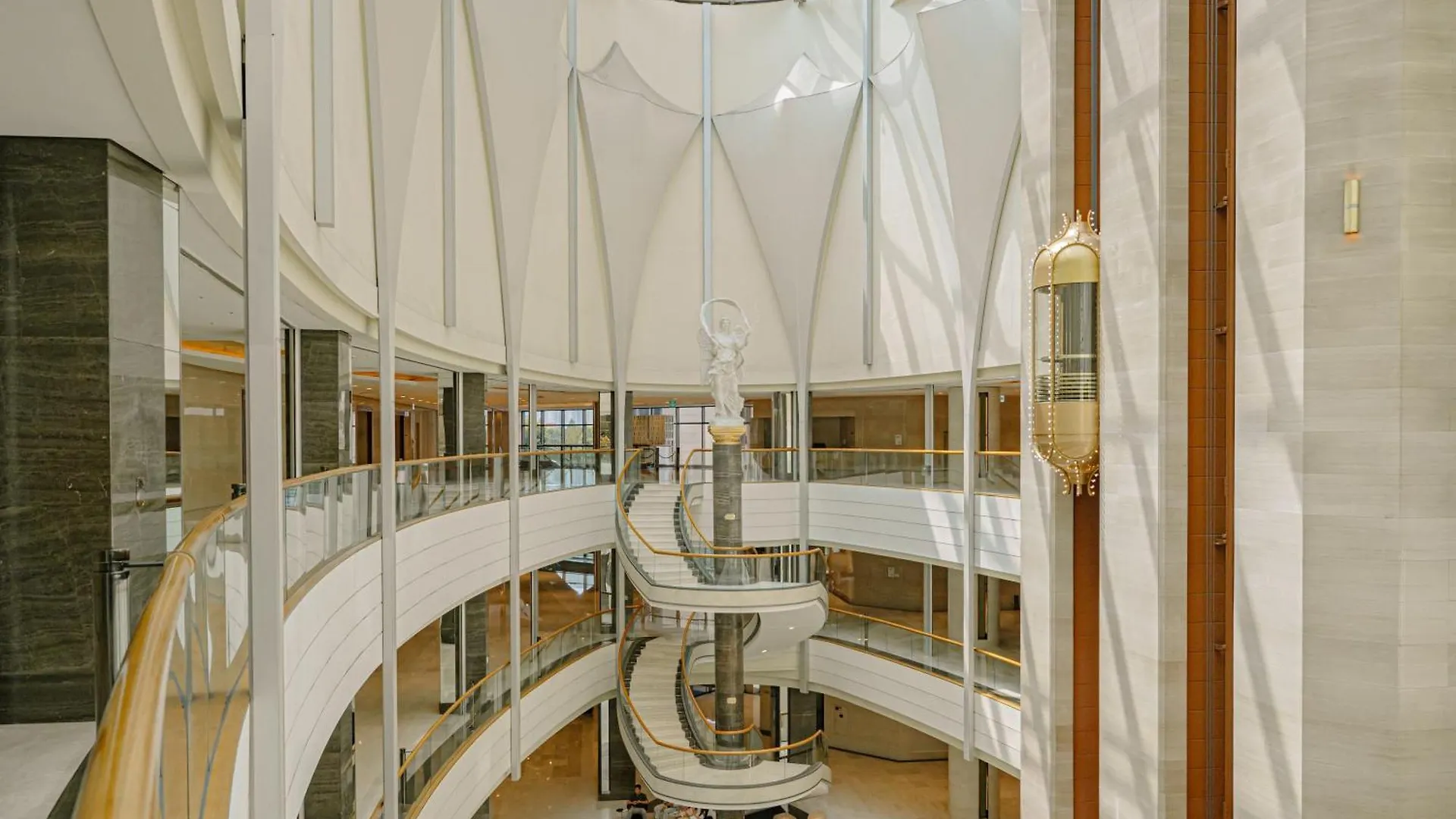 Lotte Hotel World Σεούλ 5*,  Νότια Κορέα
