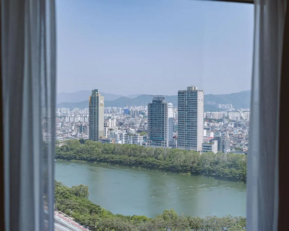 Lotte Hotel World Seoel 5*,